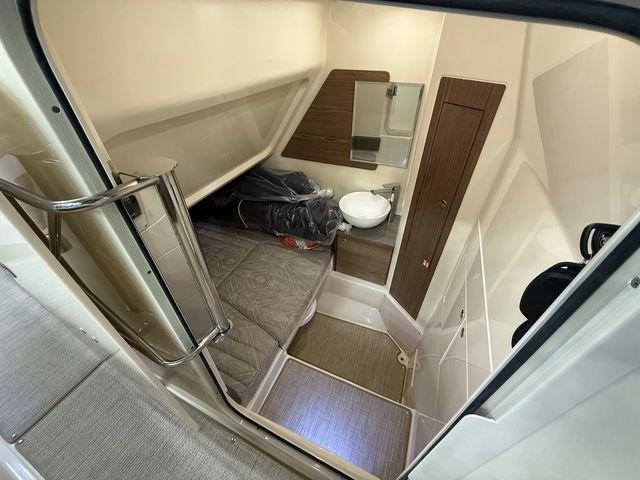 2026 Chris-Craft Catalina 31 - 28