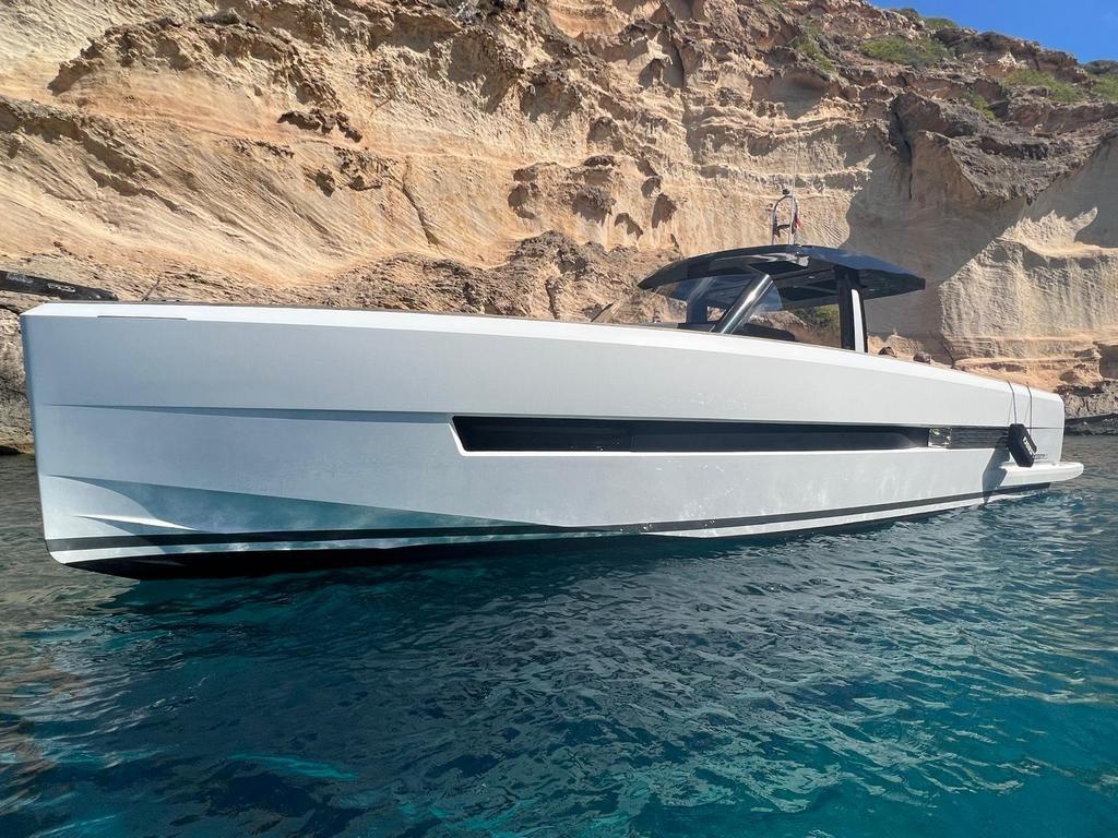 2017 Fjord 42 Open