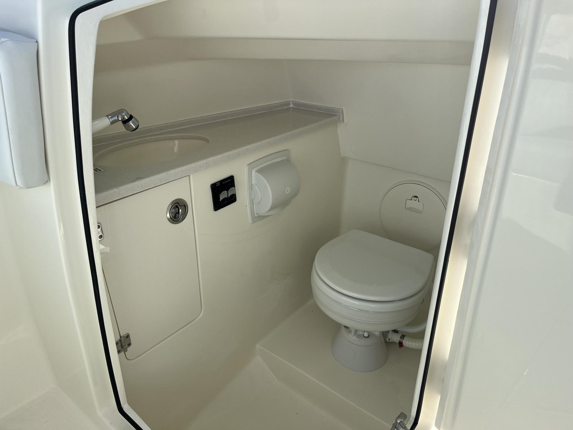 2025 Cobia 240 Dual Console - 29