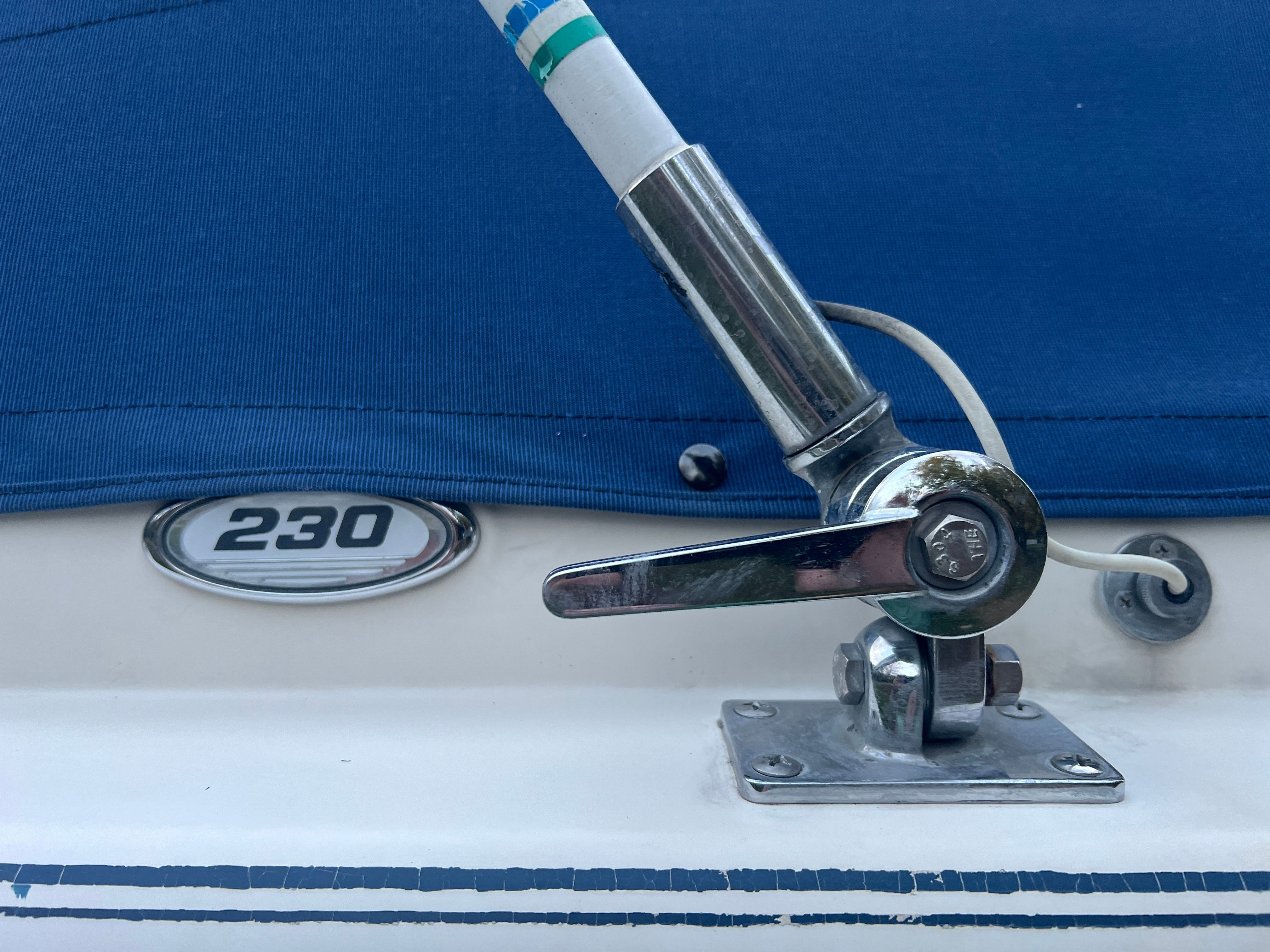 1999 Sea Ray 230 Overnighter - 35