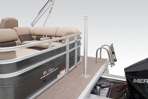 2025 Sun Tracker Party Barge 22 RF XP3 - 54