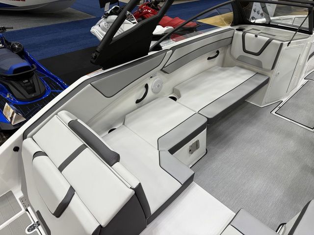 2026 Yamaha Boats AR220 - 8