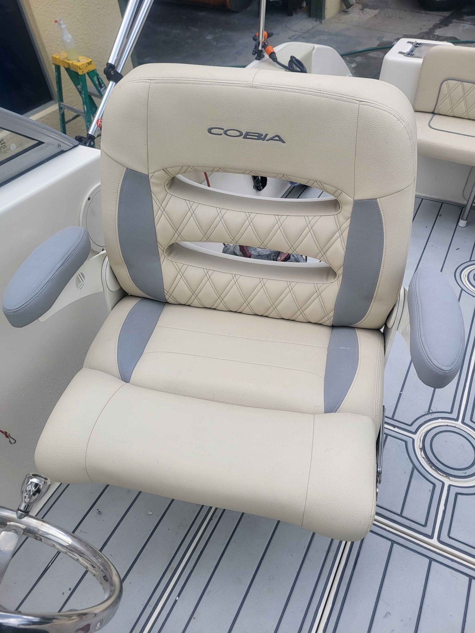 2020 Cobia 220 Dual Console - 6