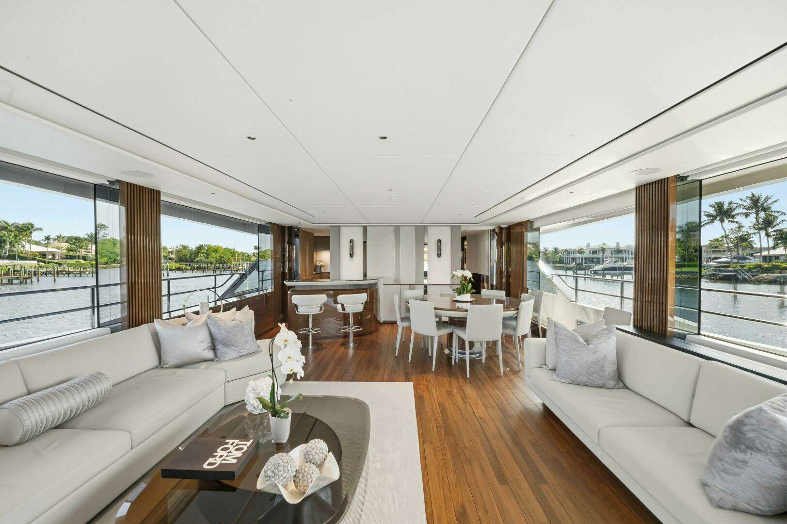 2025 Princess Y95 - Image 26