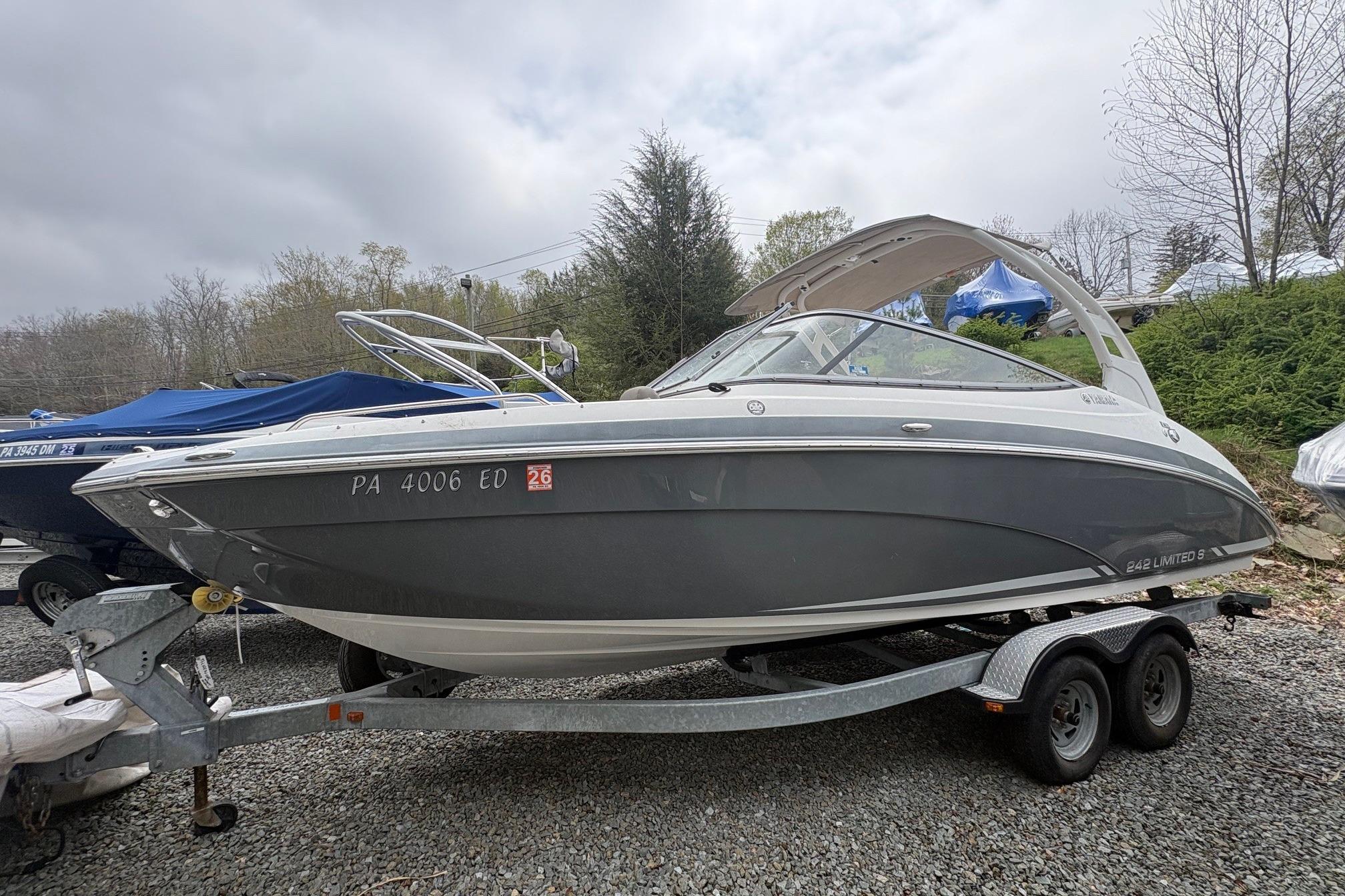 2015 Yamaha Boats 242 Limited S
