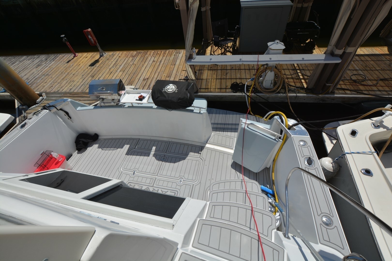2000 Carver 504 Cockpit Motoryacht - Image 9