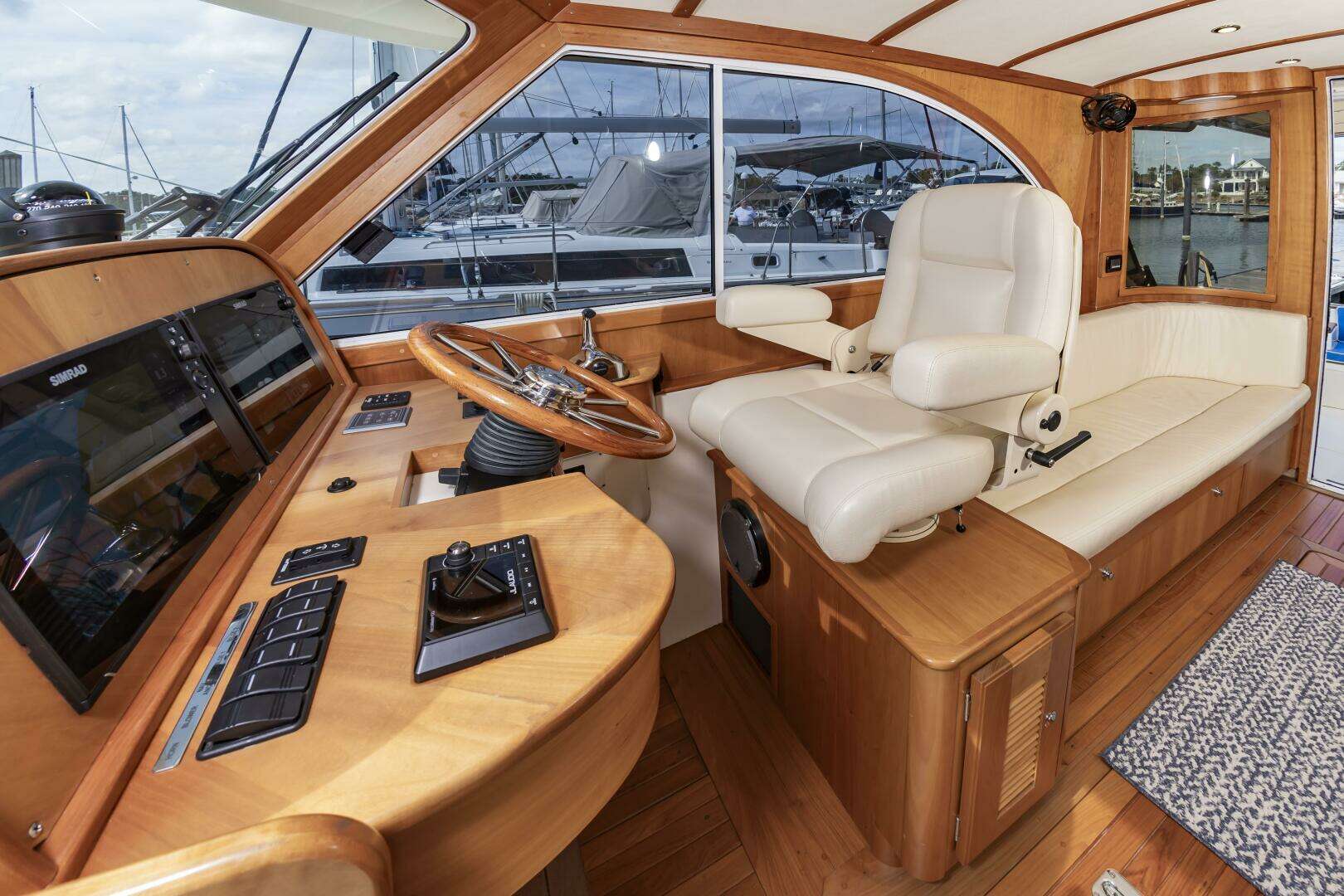 2018 Legacy 36 - Image 21