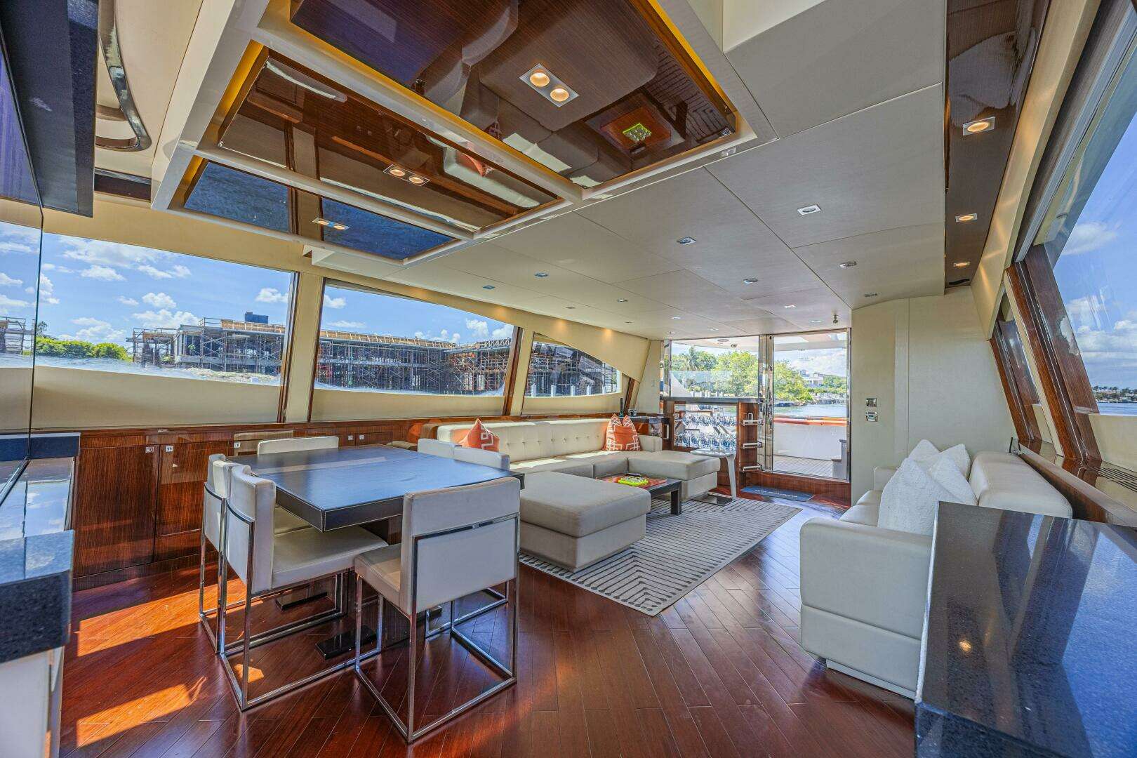 2010 Lazzara Yachts LSX 92 - Image 32
