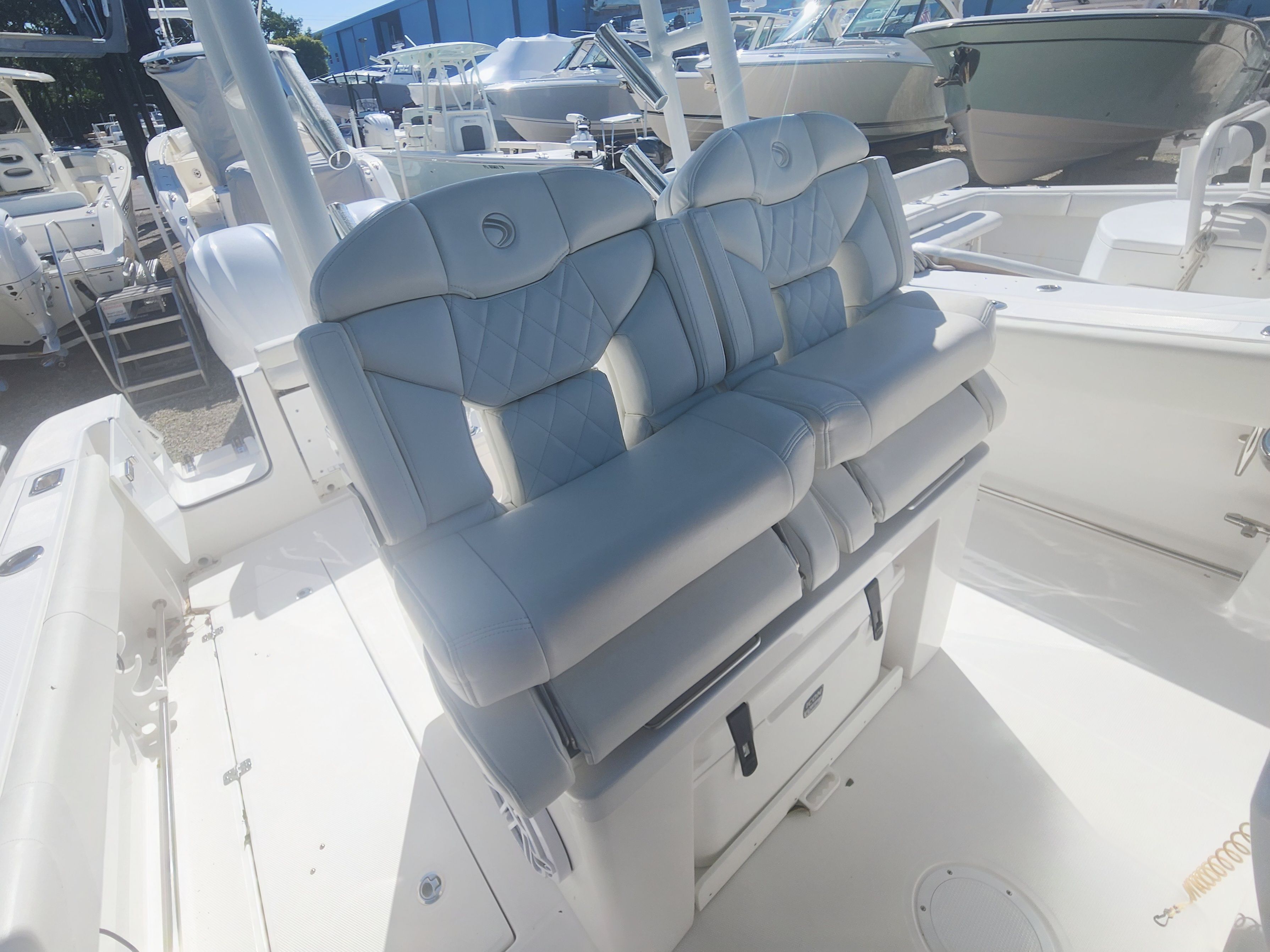 2023 EDGEWATER 285 CC - Image 9