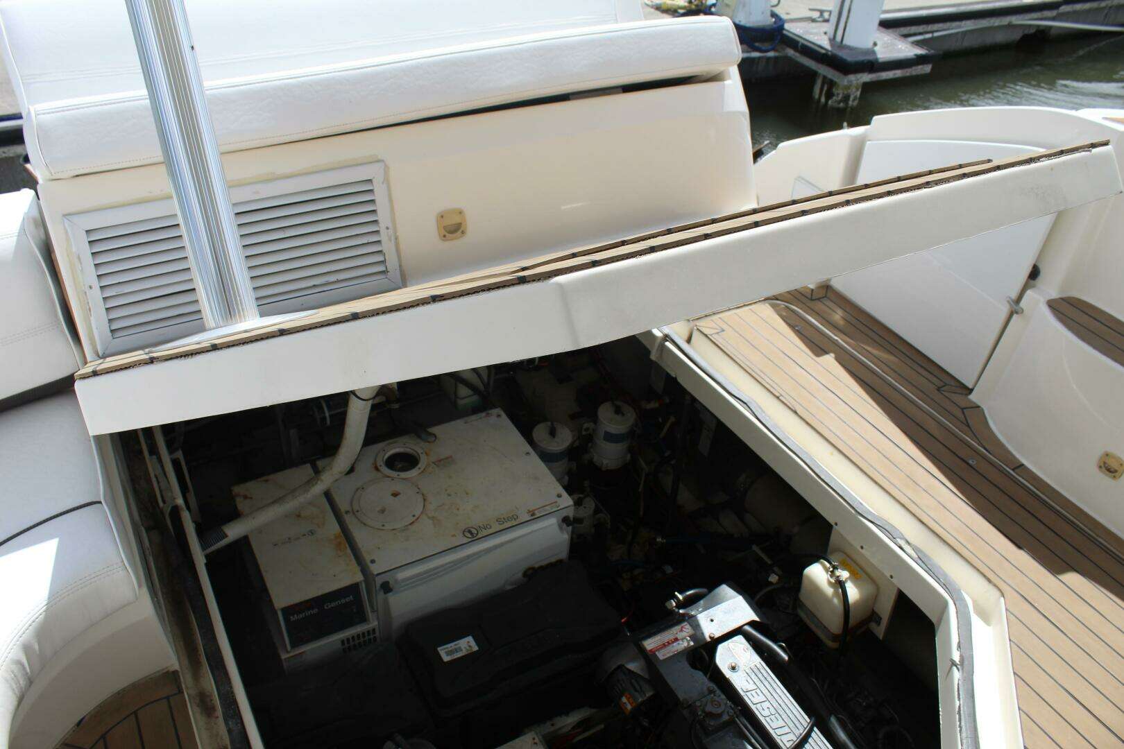 2007 Cruisers Yachts 420 Express - Image 37