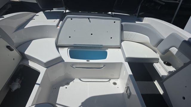 2024 Chaparral 23 SSi - 18