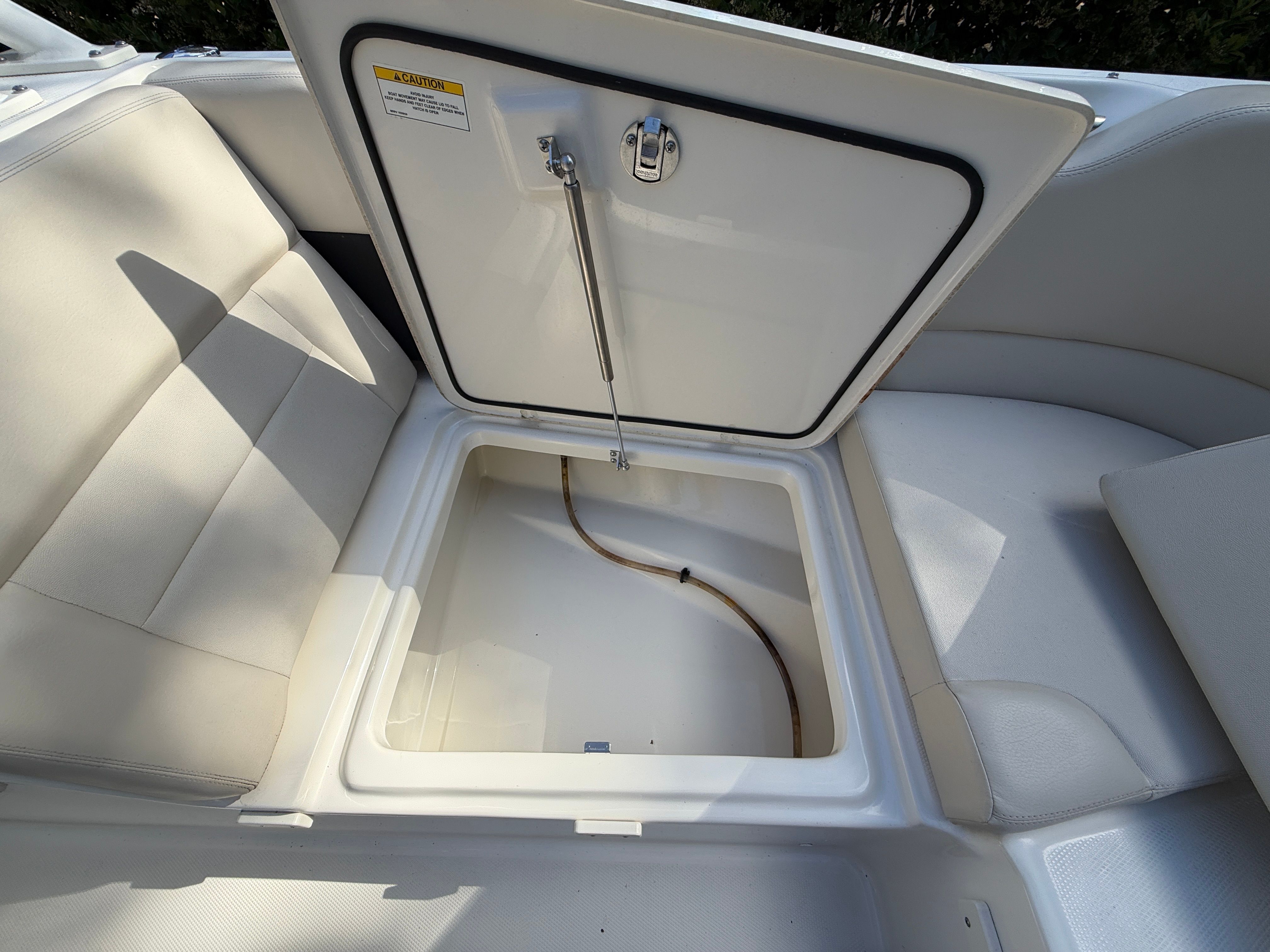 2020 Boston Whaler Vantage 230 - 23