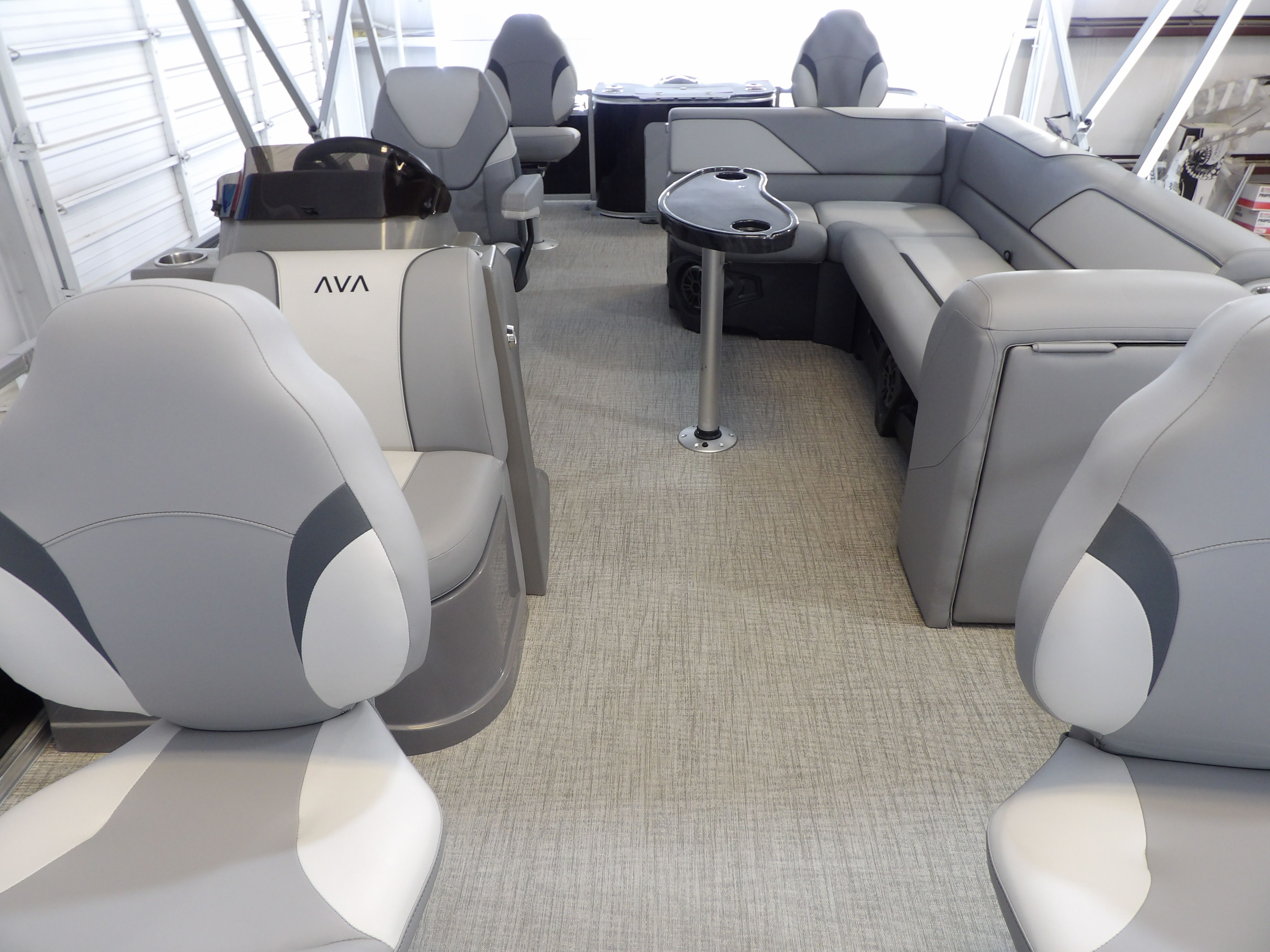 2026 Avalon Venture 85 Rear Fish - 21' - 18