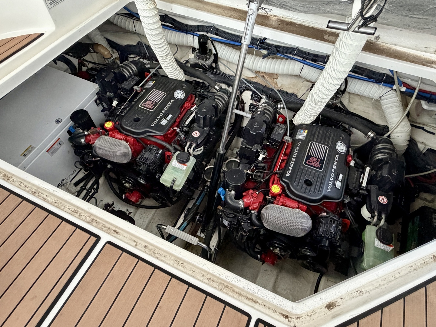 2007 Rinker 350 Express Cruiser - Image 101