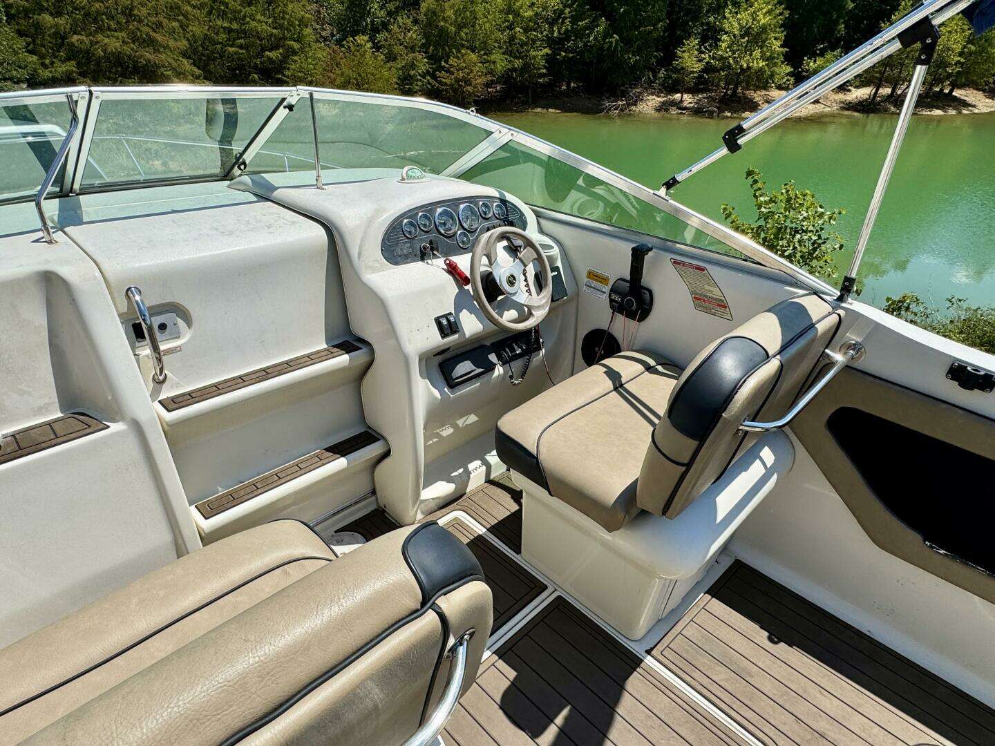 1999 Sea Ray 215 Express Cruiser - Image 26