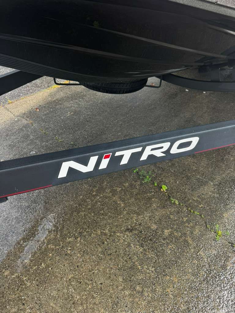 Close-up of Nitro Z21 XL Pro boat trailer, 2022 model.