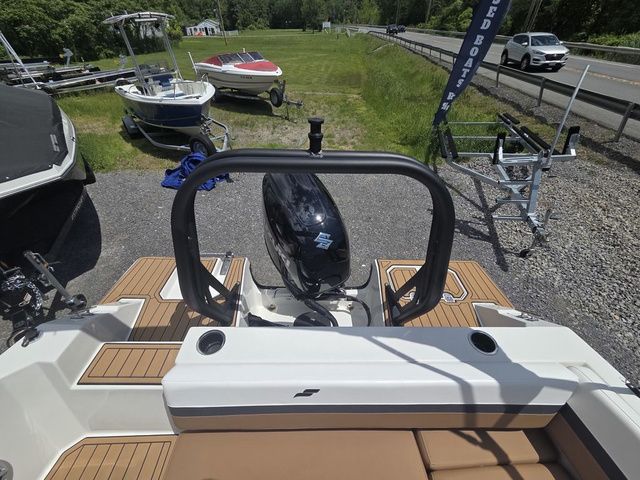2026 Starcraft SVX OB 190 DC OB w/140hp and Trailer - 36