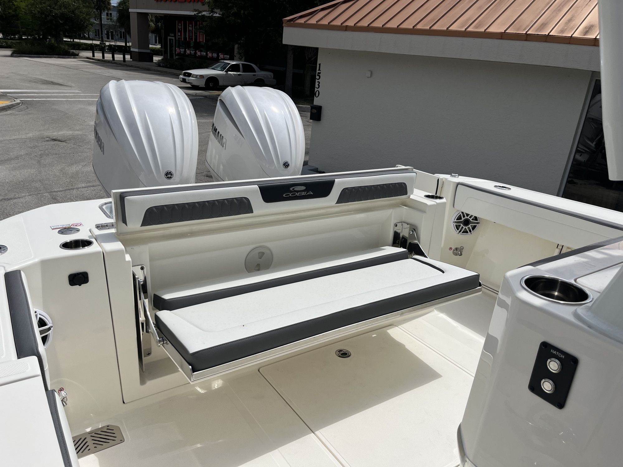 2026 Cobia 305 Center Console - 45