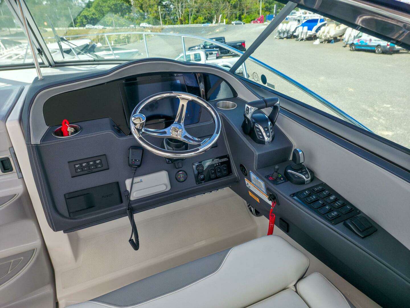 2026 Regal 33 XO - Image 24