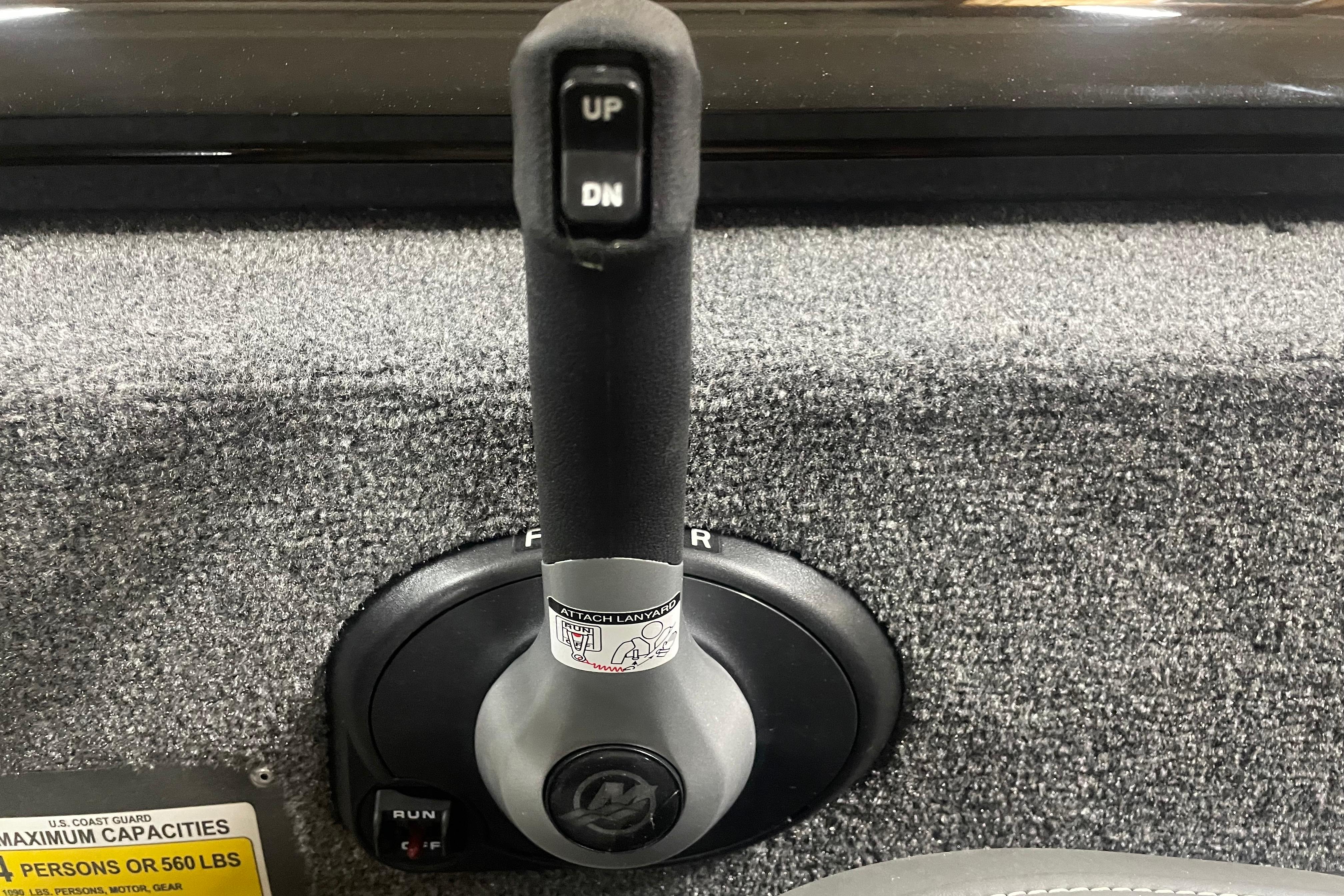 Throttle control lever on 2026 Tracker Pro Team 175 Crappie Edition boat.