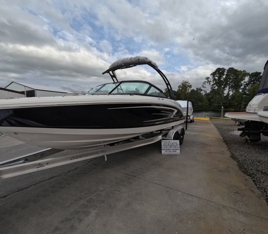 2026 Chaparral 23 SSi OB In stock Trailer included - 7