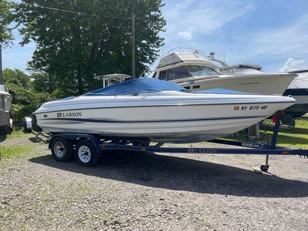 2004 Larson Sei 210