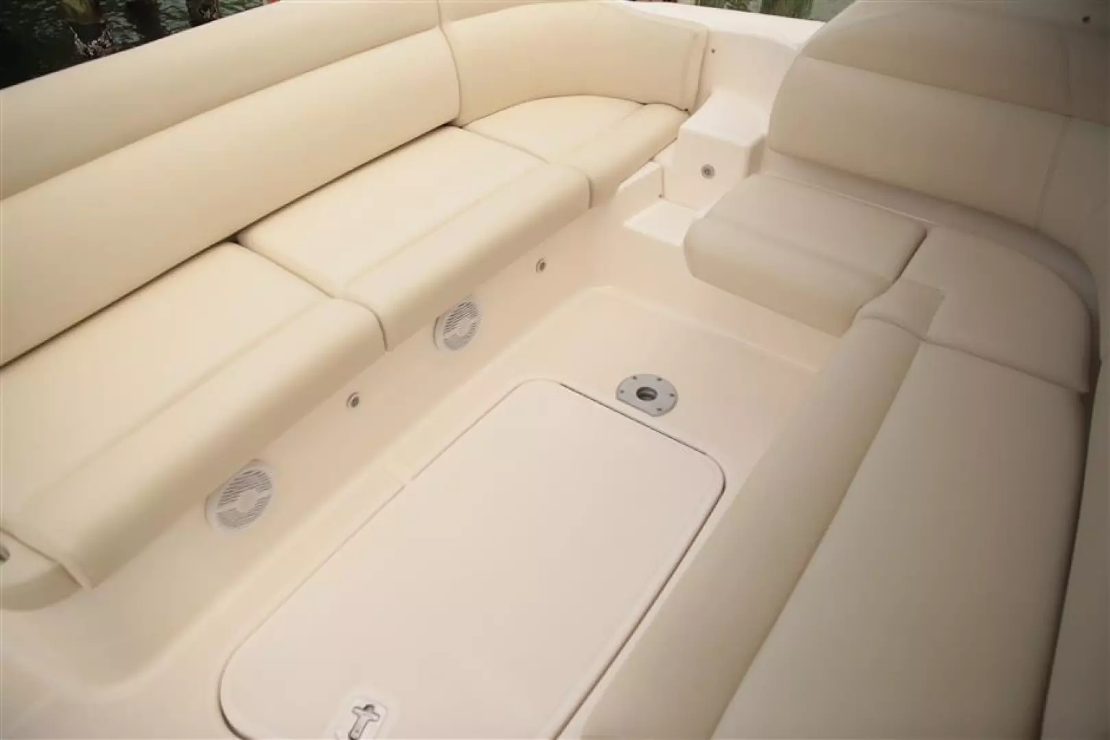 2008 Tiara Yachts 3900 Sovran - Image 7