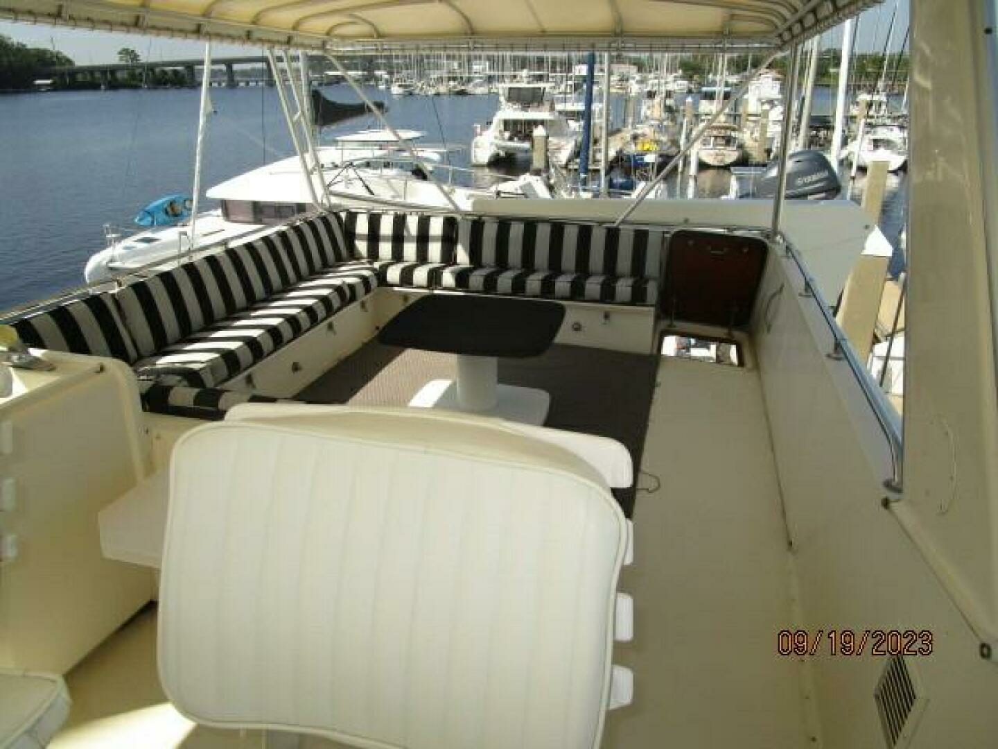 1986 Hatteras 63 CPMY - Image 14