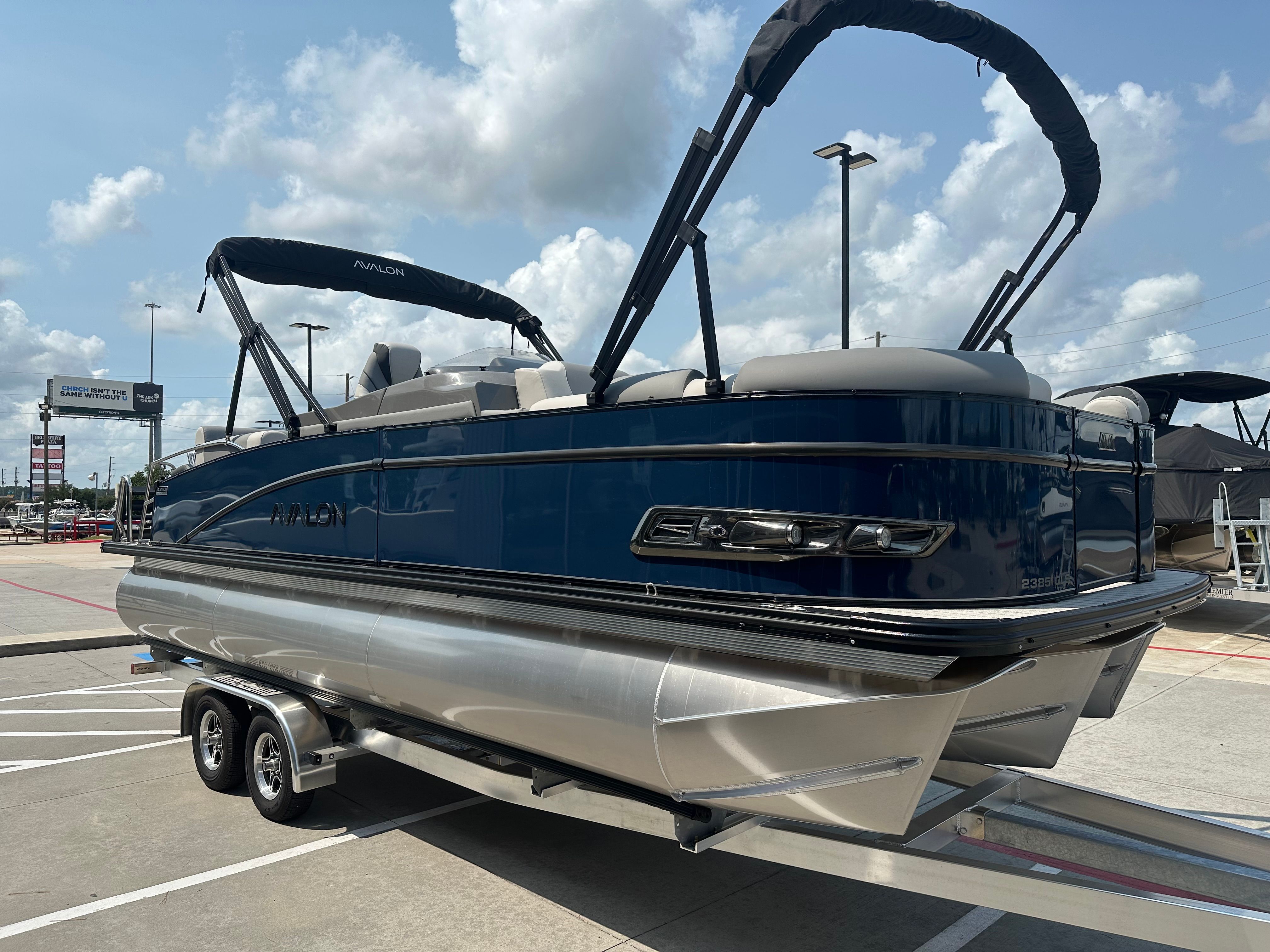 2025 Avalon Catalina Quad Lounge Shift - 23' - 6