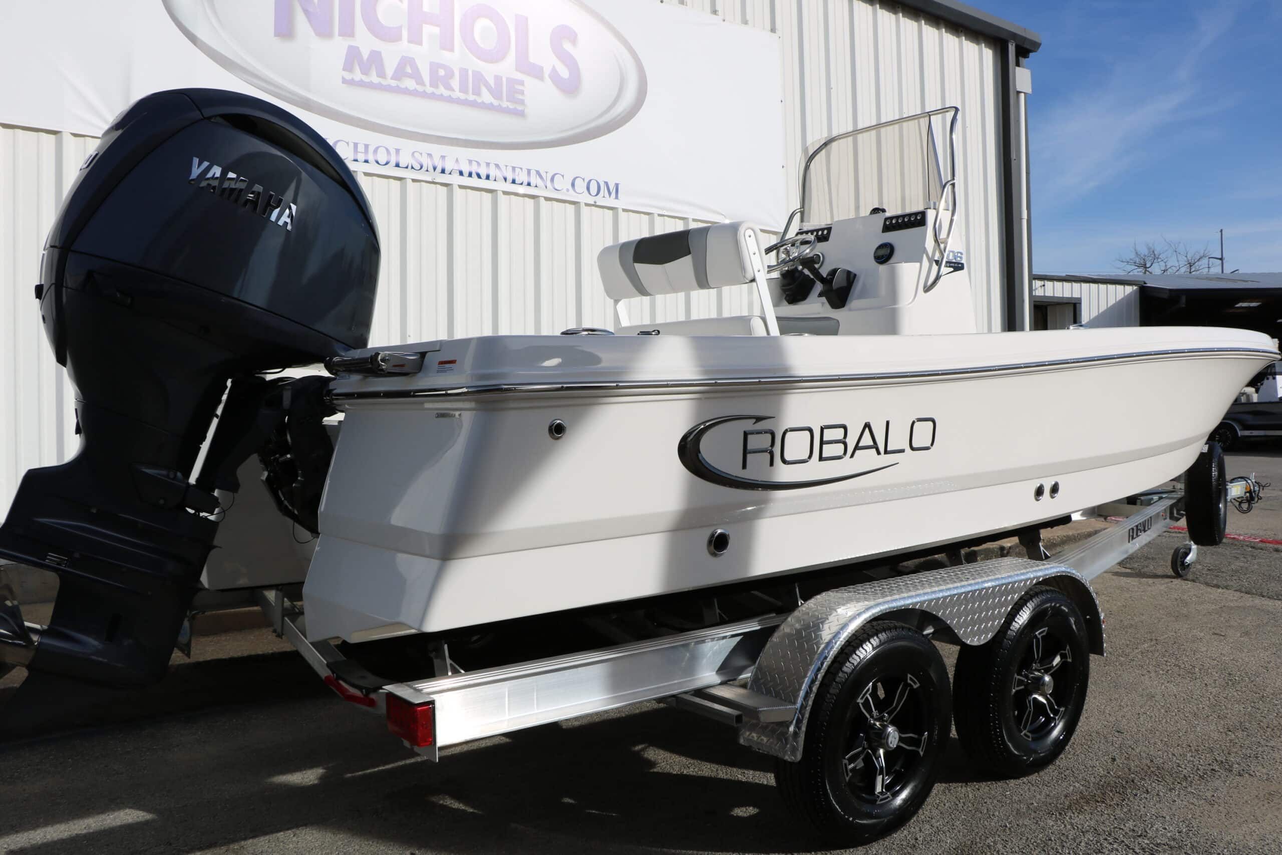 2026 Robalo 206 Cayman - 3
