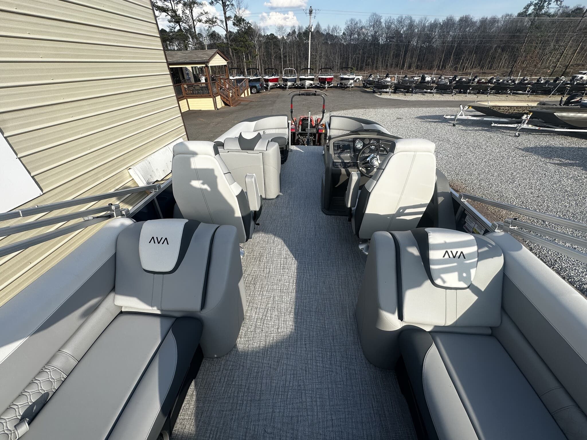 2026 Avalon LSZ 23 QUAD LOUNGER-TRITOON-175HP - 9