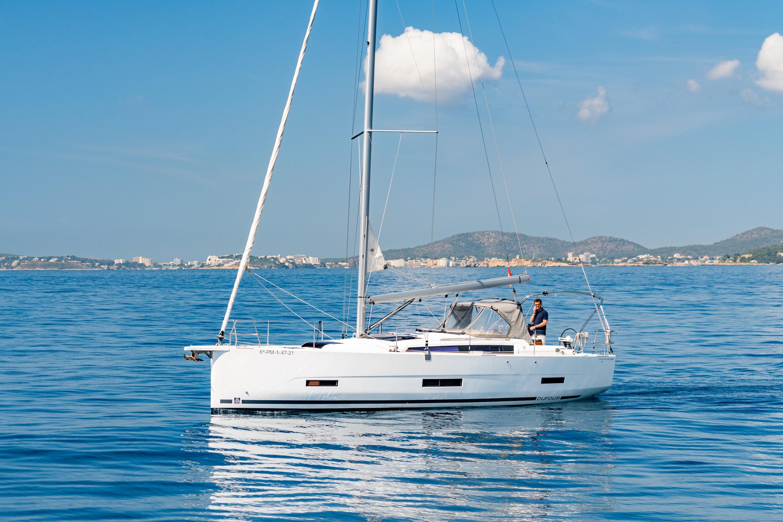 2021 Dufour 390