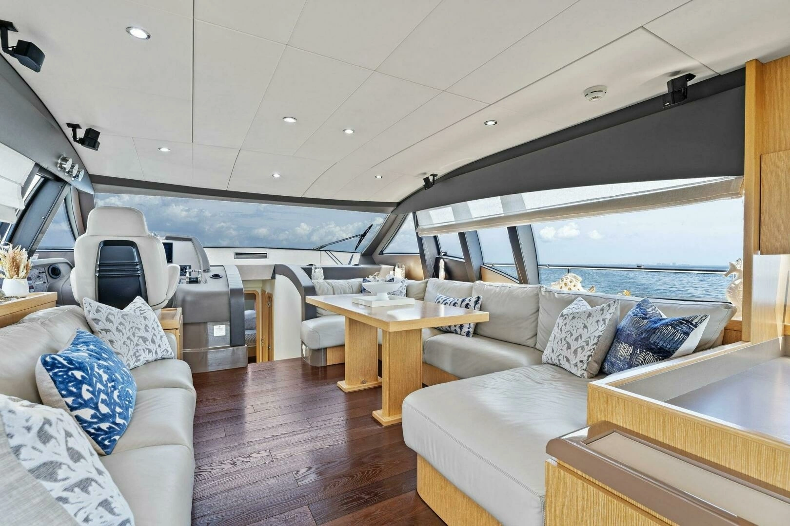 2013 Ferretti Yachts 620 - Image 4