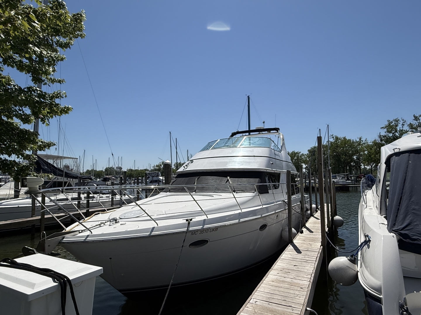1999 Carver 450 Voyager - Image 4