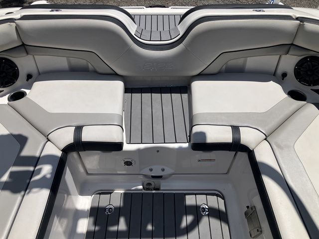 2016 Yamaha Boats 212X - 21