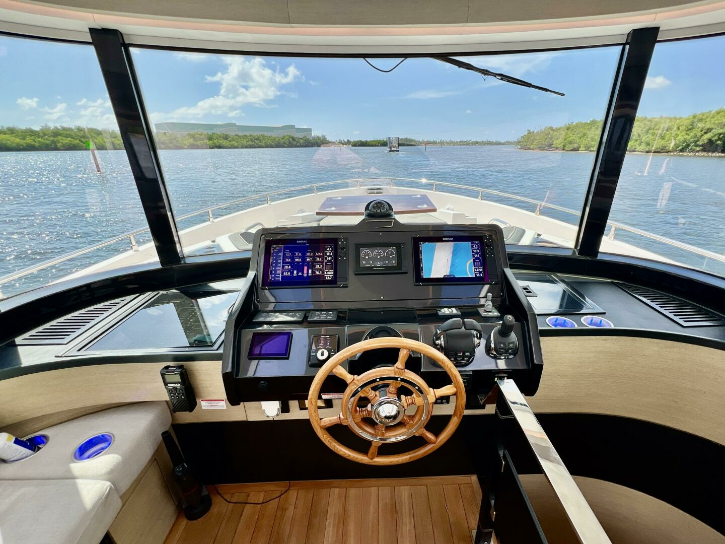 2022 Okean Flybridge 50 - Image 10