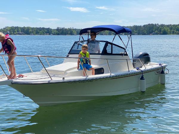 1992 Boston Whaler 21' Walkaround - 19