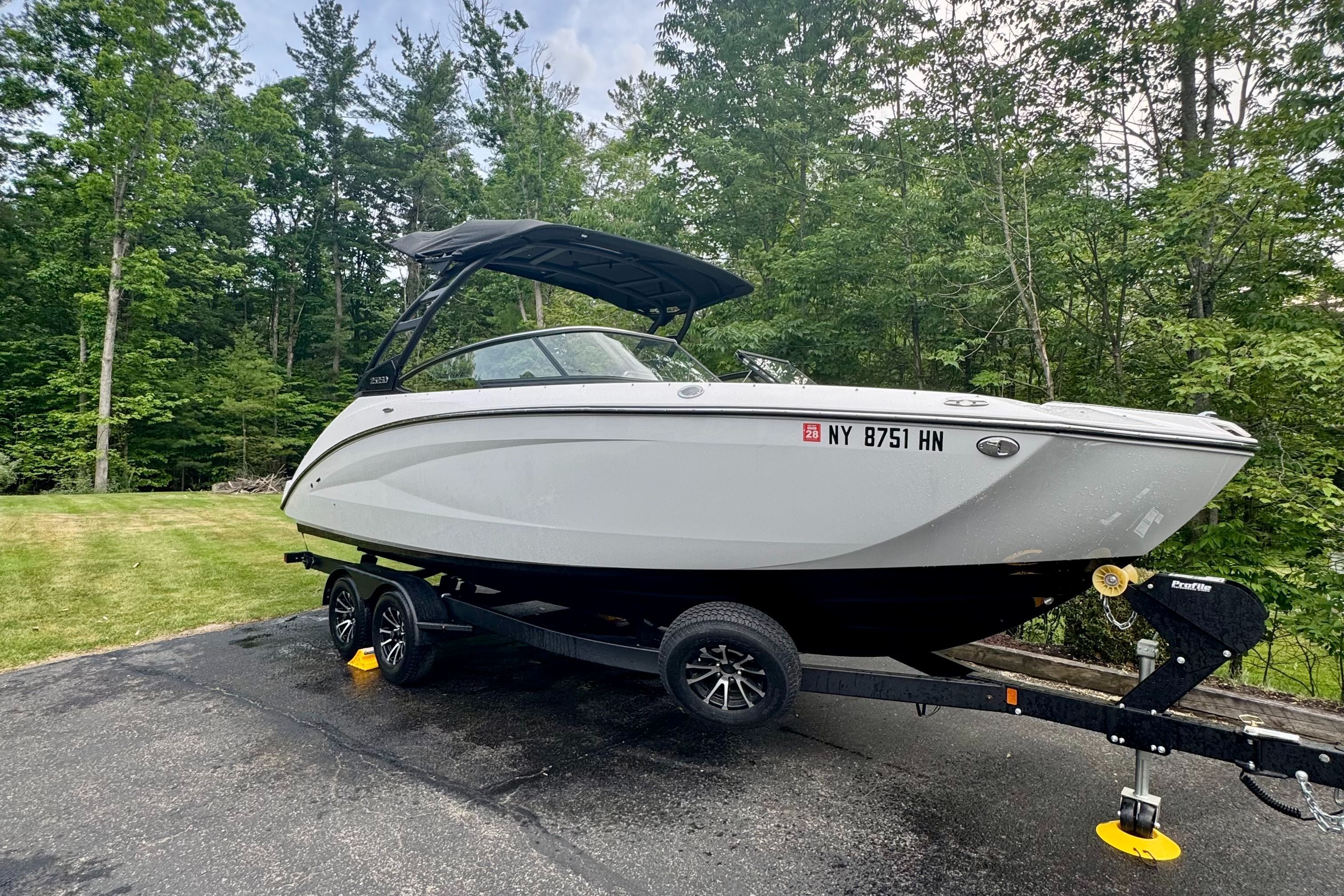 2025 Yamaha Boats 252SD