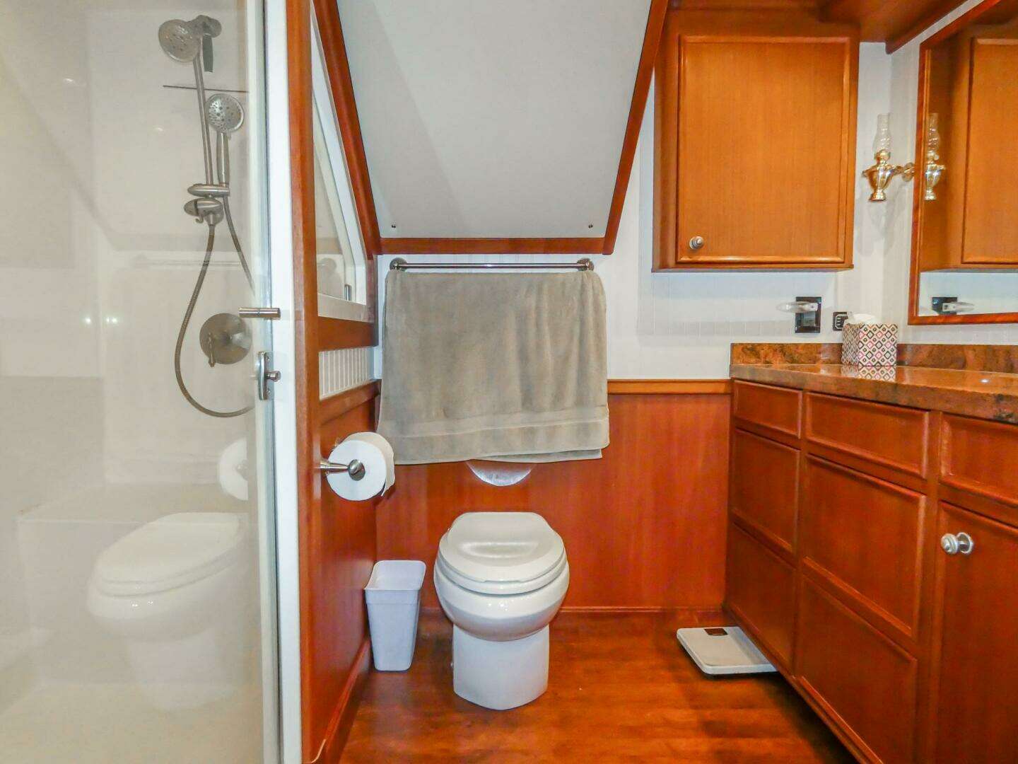 2017 Northern Marine Expedition Motor Yacht - Image 65