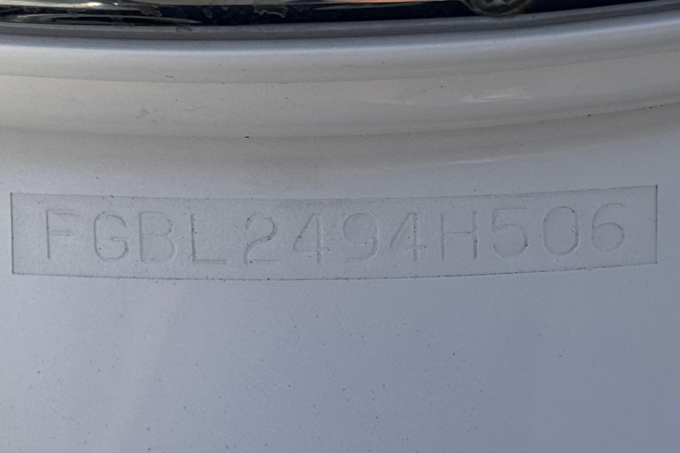 Hull identification number on 2006 Chaparral 190 SSi boat.