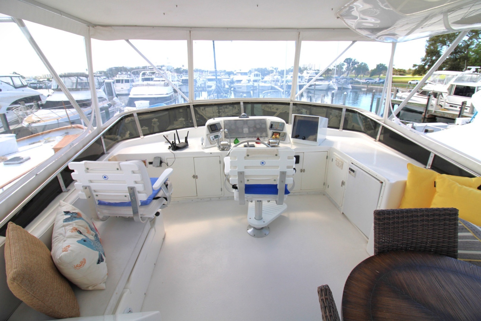 1995 Jefferson 52 Rivanna Cockpit MY - Image 23