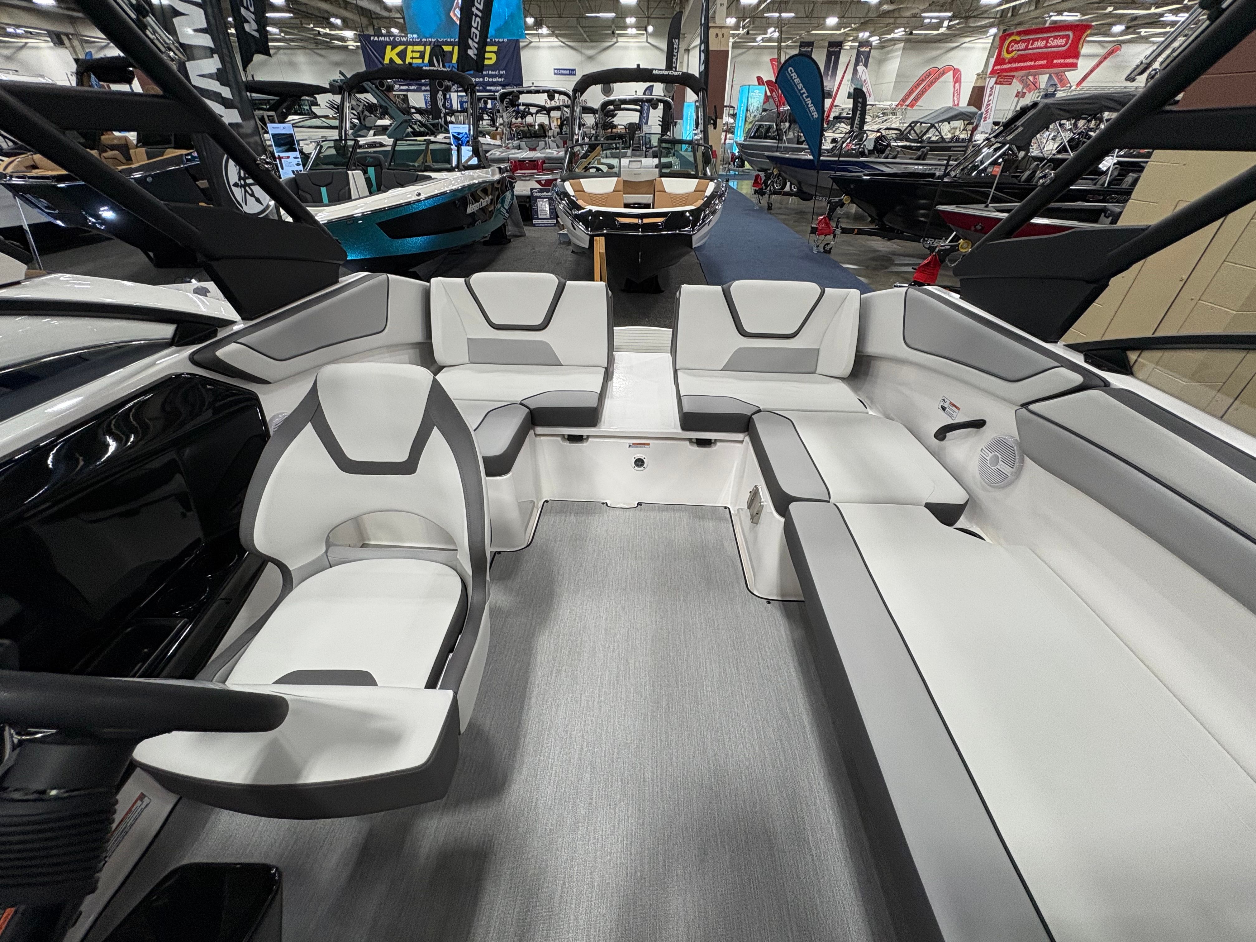 2026 Yamaha Boats AR220 - 17