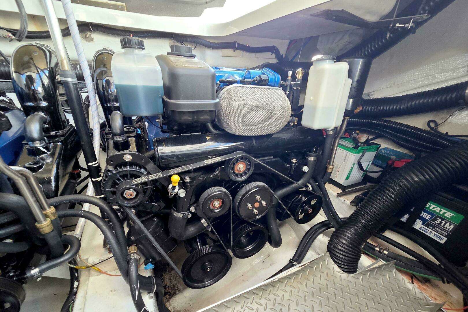 2015 Formula 350 Crossover Bowrider - Image 43