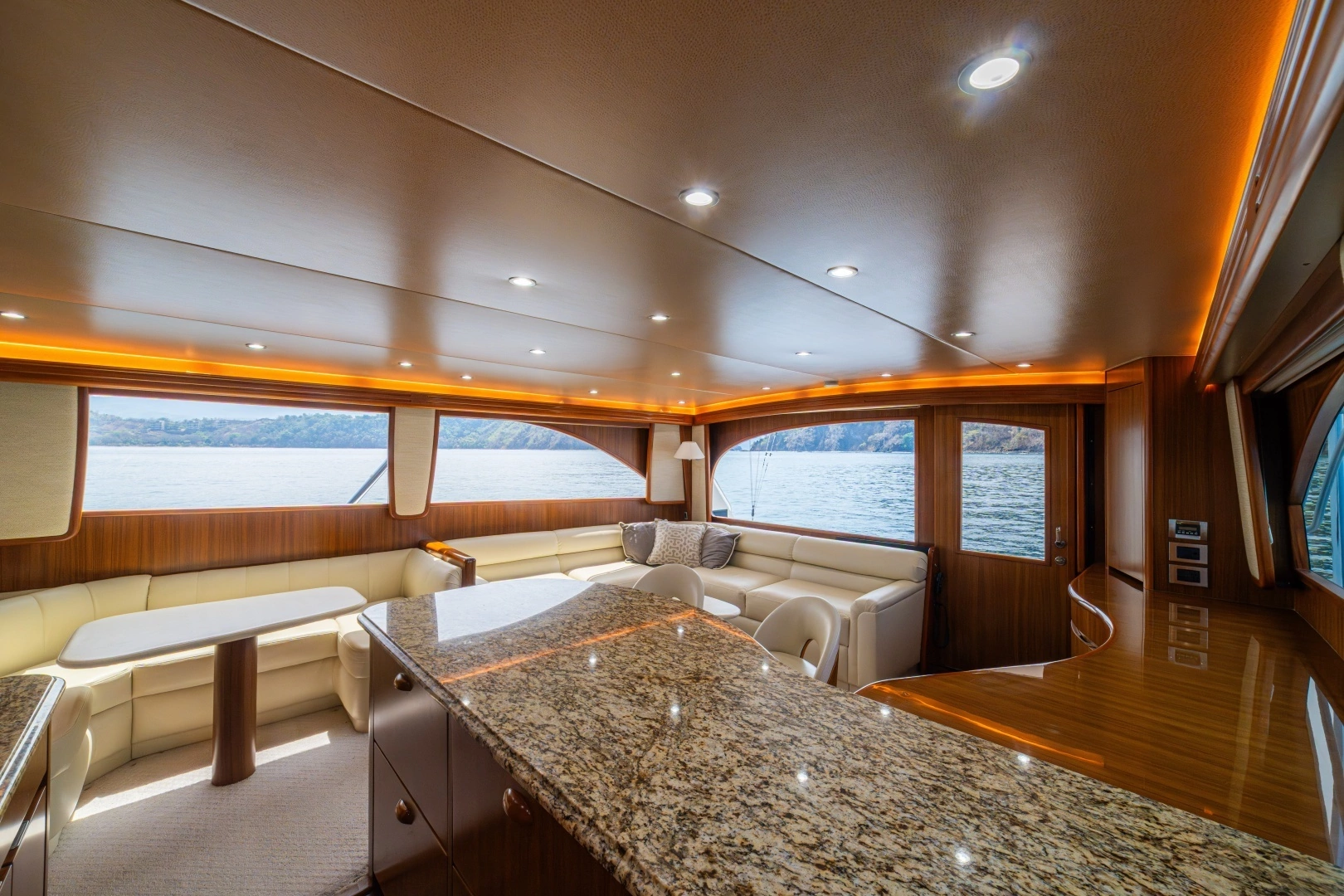 2012 Viking 60 Convertible - Image 27
