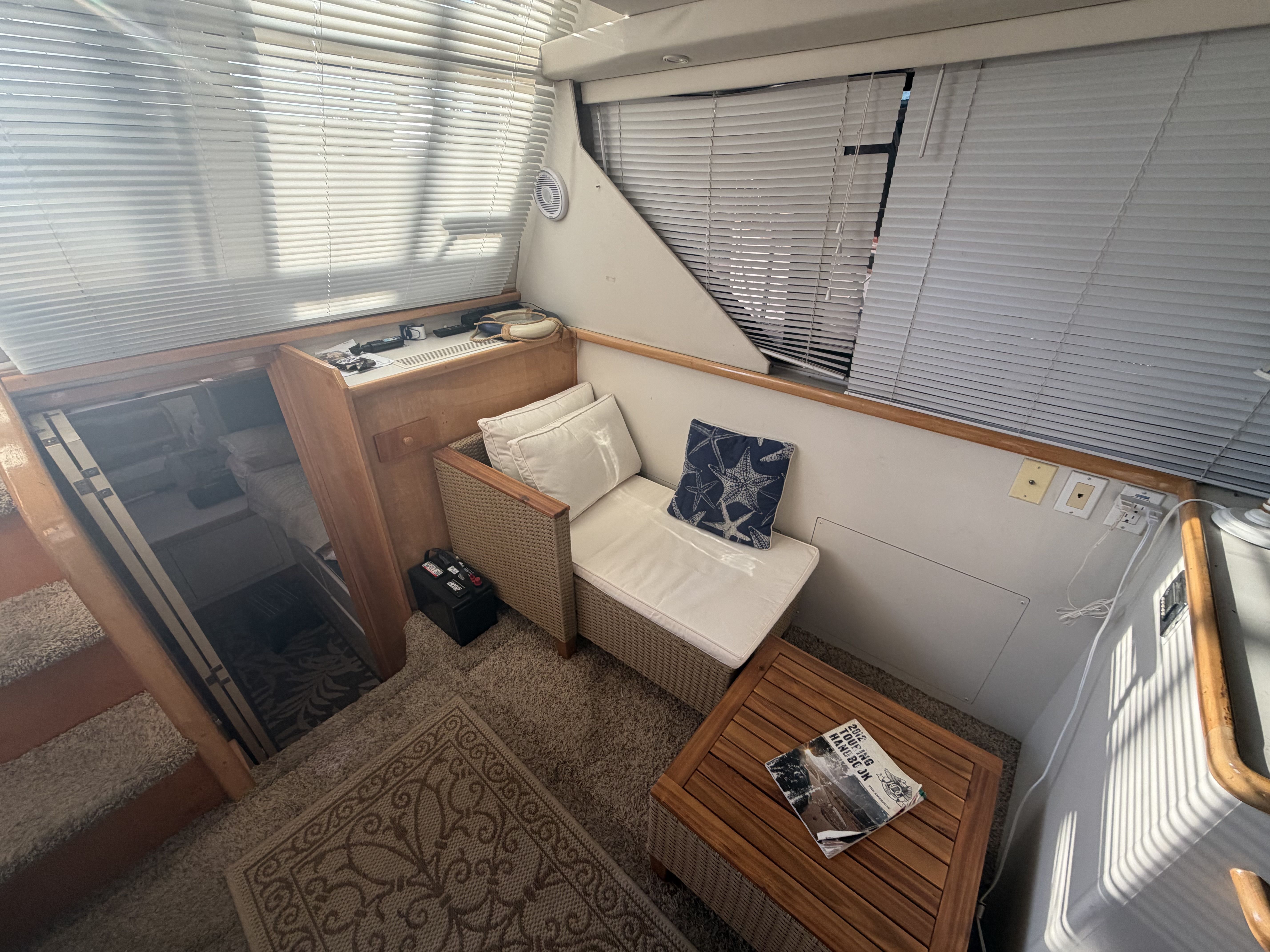 1995 Carver 325 Aft Cabin Motor Yacht - 6