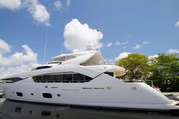 2015 Sunseeker Sport Yacht