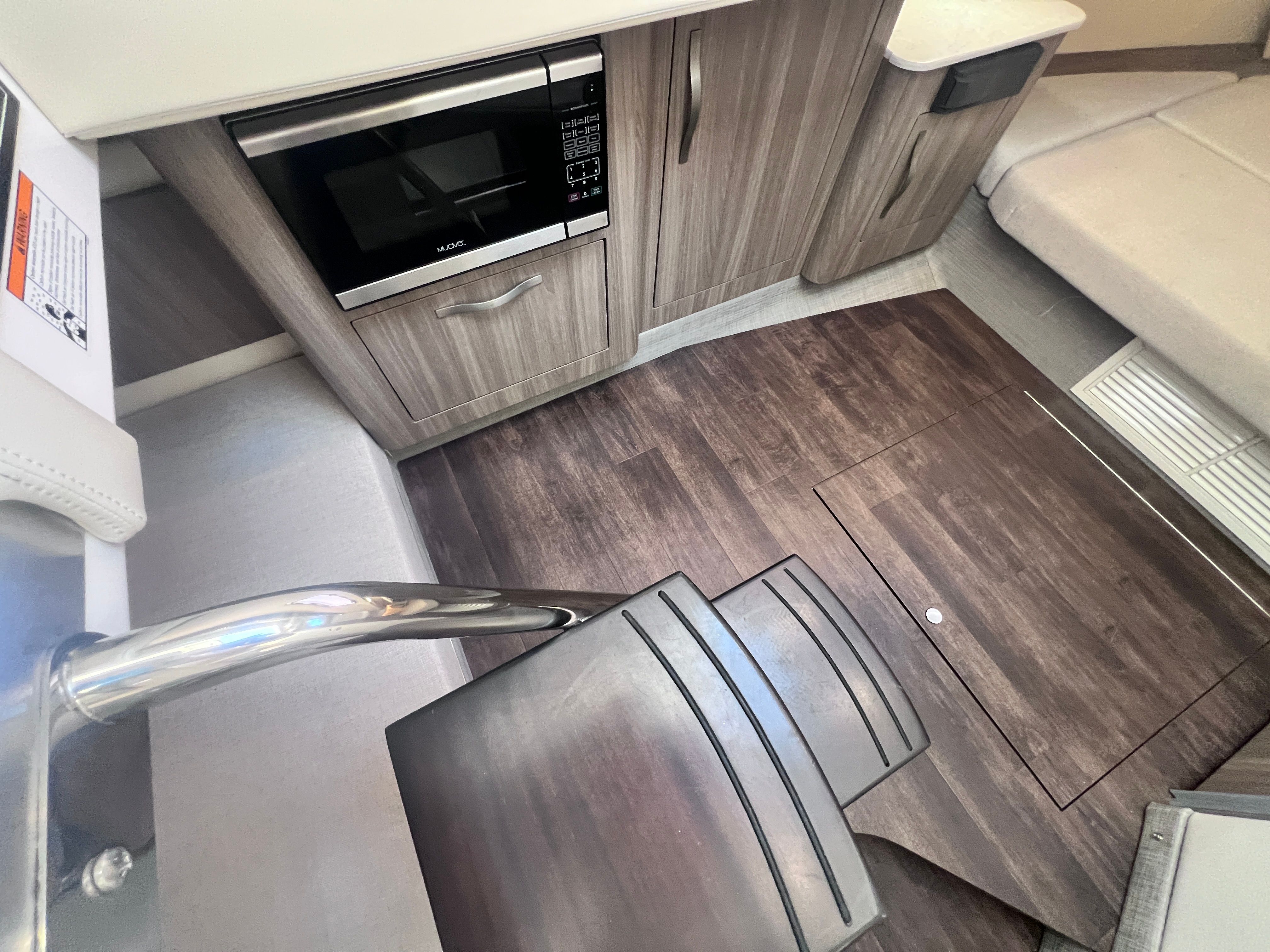 2019 Regal 33 SAV - 87