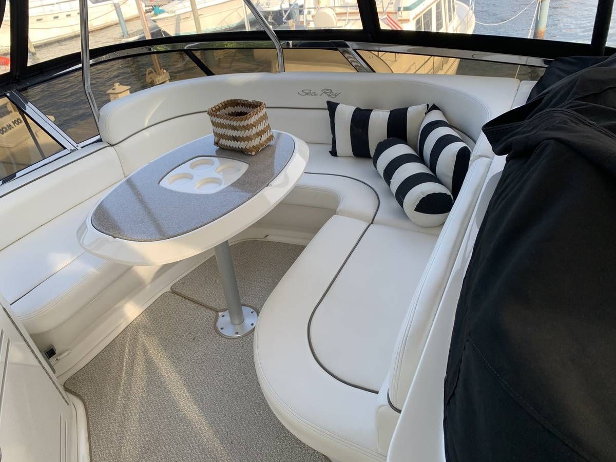 2007 Sea Ray 52 Sedan Bridge - 7