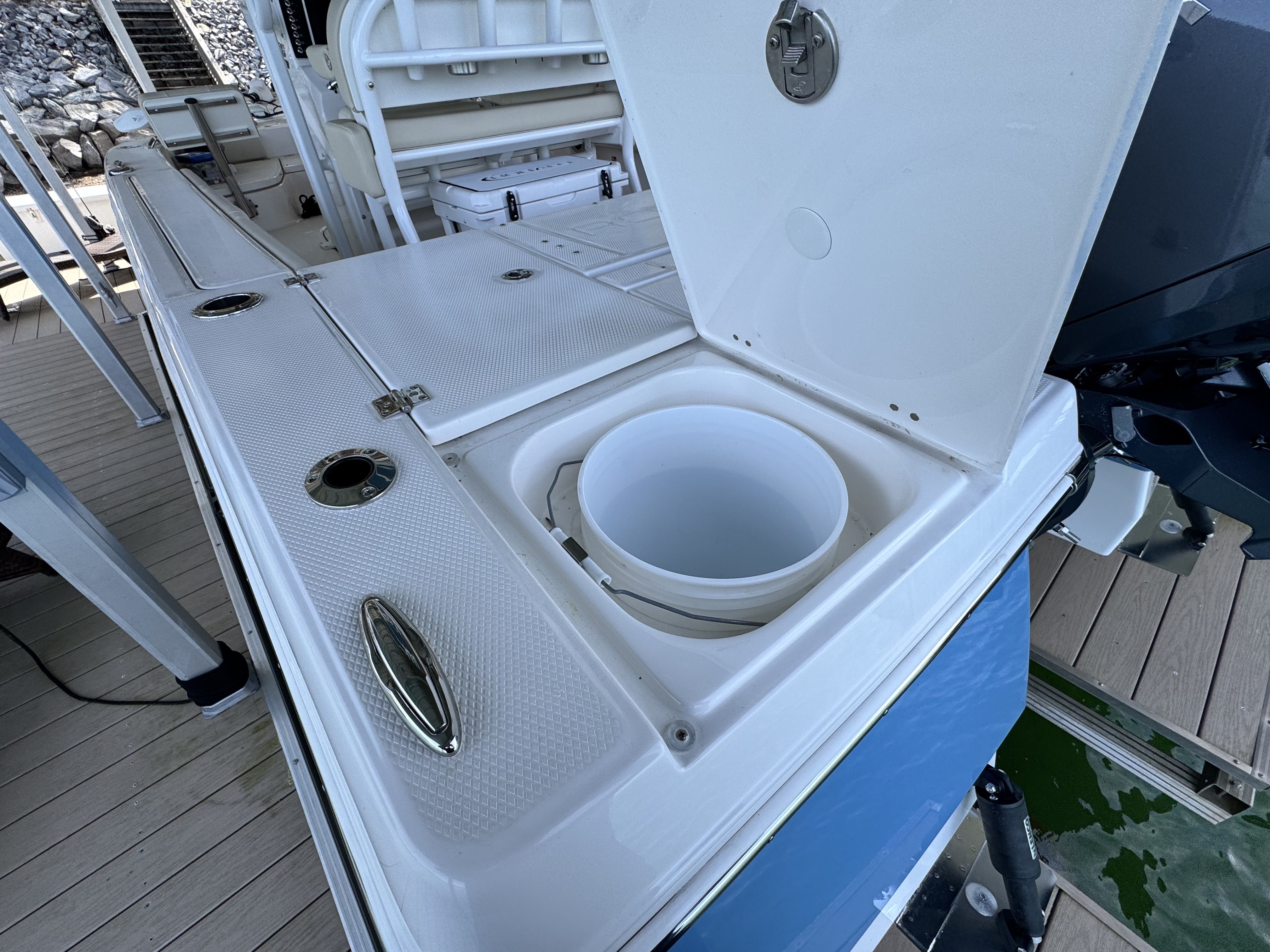 2026 Robalo 226 - 8