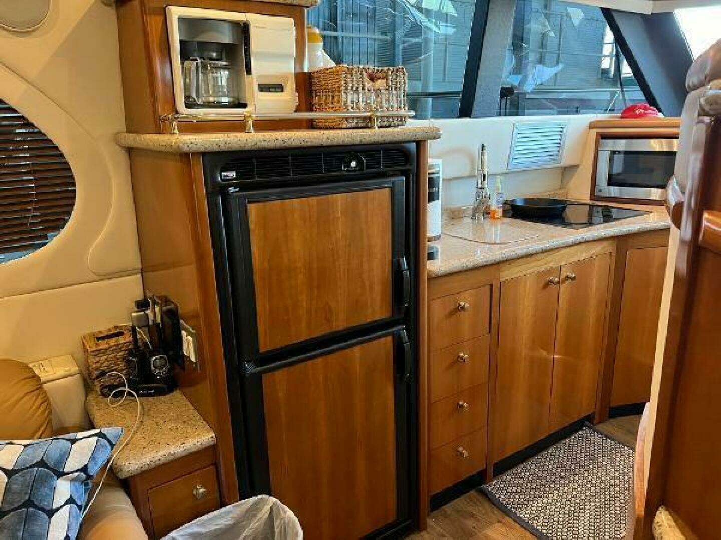 2001 Carver 450 Voyager Pilothouse - Image 79